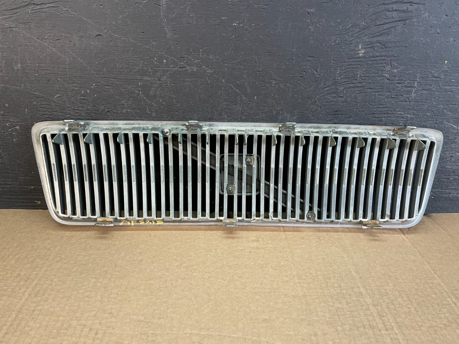 1999 to 2003 Volvo S80 Front Upper Grill Grille AF5215 DG3