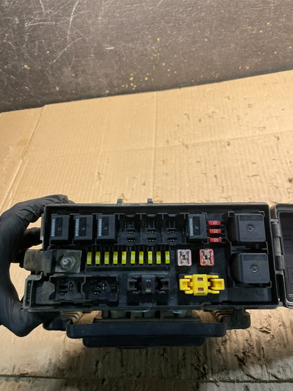 2007 Jeep Grand Cherokee Integrated Power Fuse Box 04692109ac X8739 DG5