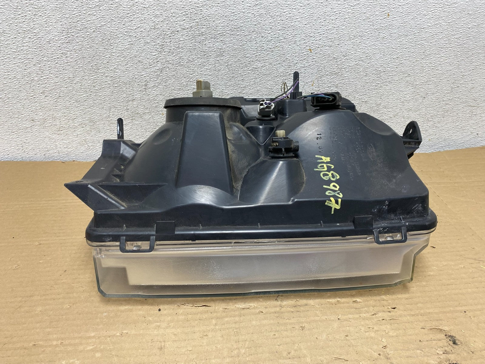 2008-2014 Ford Econoline E150 E250 E350 Left Driver LH Headlight AG8987 DW4