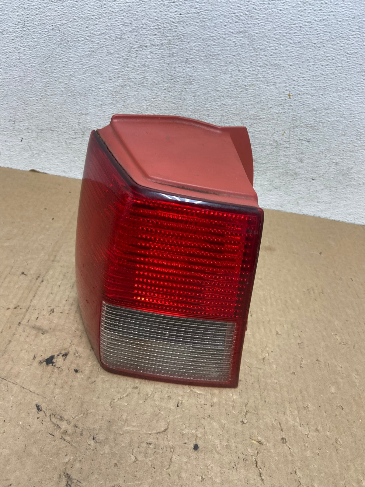 2004-2005 Mitsubishi Endeavor Left Driver LH Tail Light AF9841 LK0