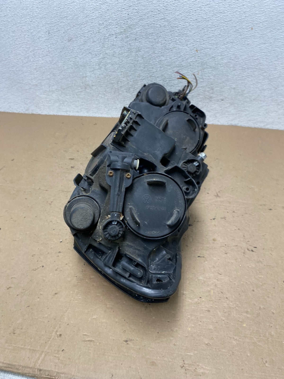 2012-2015 Volkswagen Passat Right Passenger RH Halogen Headlight AF5028 DW8