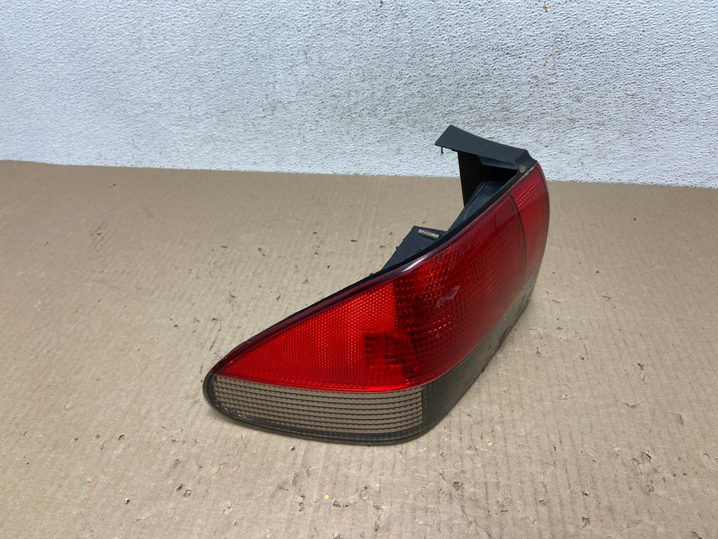 1994 to 1998 Saab 900 & Turbo Left Driver LH Side Tail Light AE9732 LK2