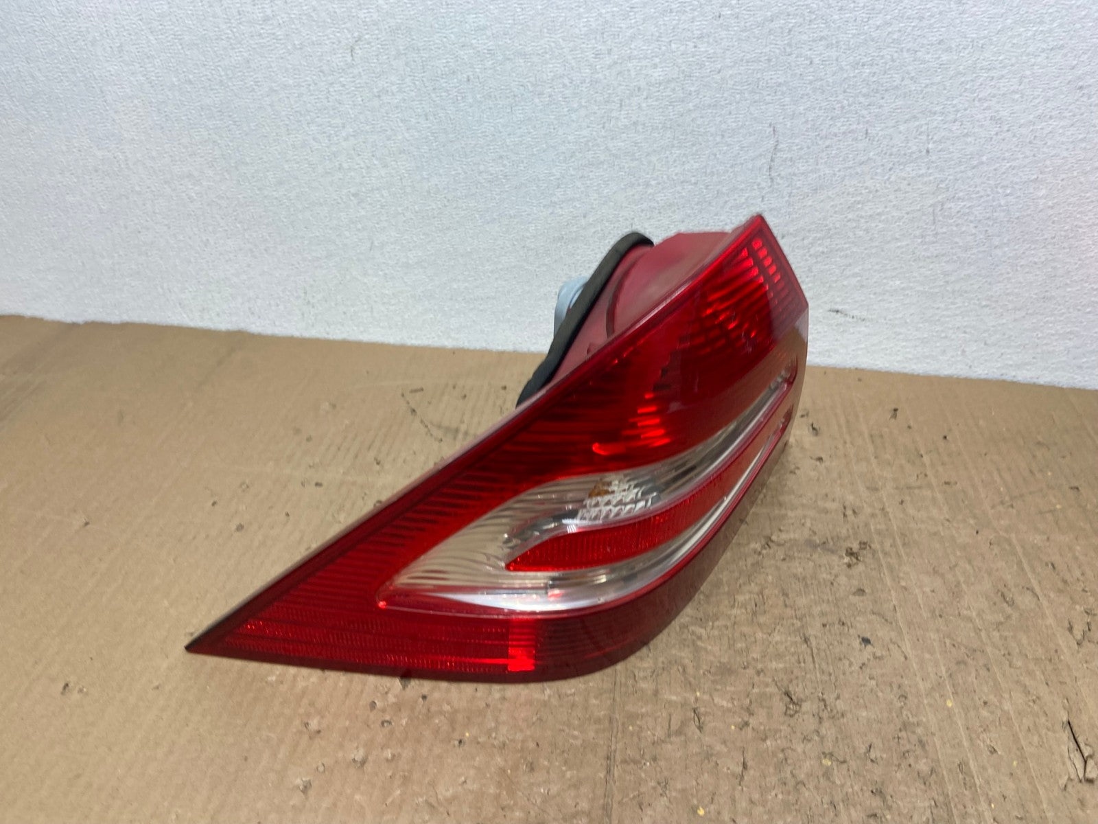 2005-2007 Mercedes-Benz C230 C240 W203 C-Class Left Driver Tail Light AC0079 LK2