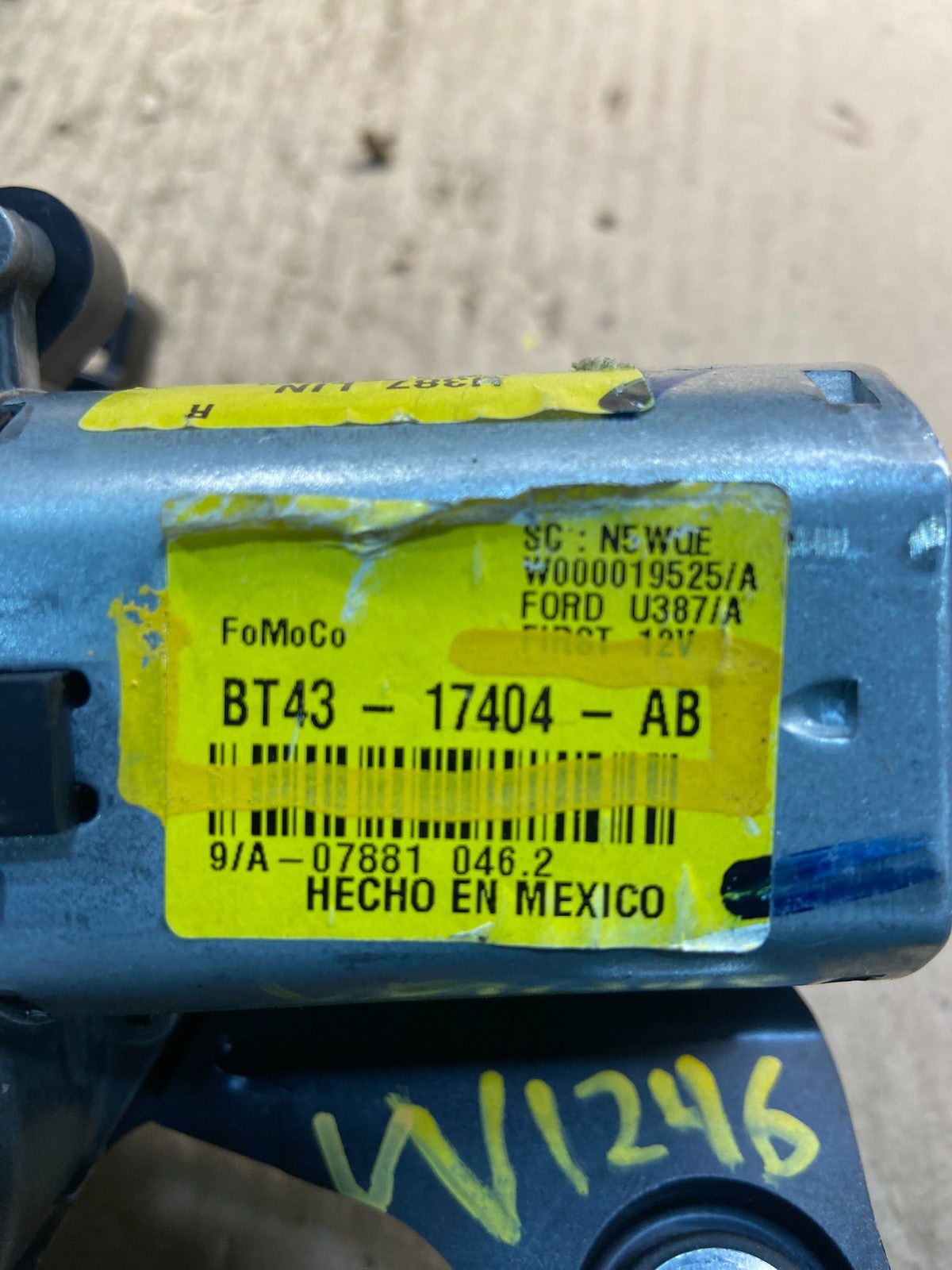 2011 to 2014 Ford Edge Licnoln MKX Rear Windshield Wiper Motor OEM Z2244 DG5