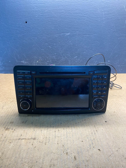 2008 to 2010 Mercedes ML350 GL450 Radio Navigation Display Aftermarket AC69570