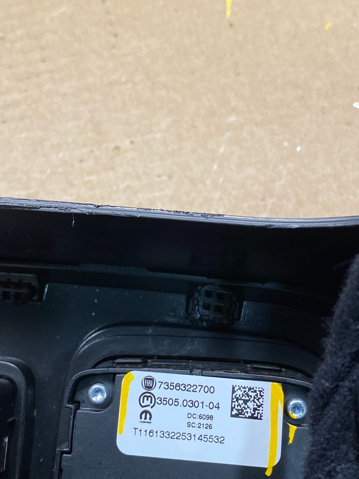 2015-2018 Jeep Renegade Center Console Front Lower AUX USB DC Power Oem Q9532 DG8