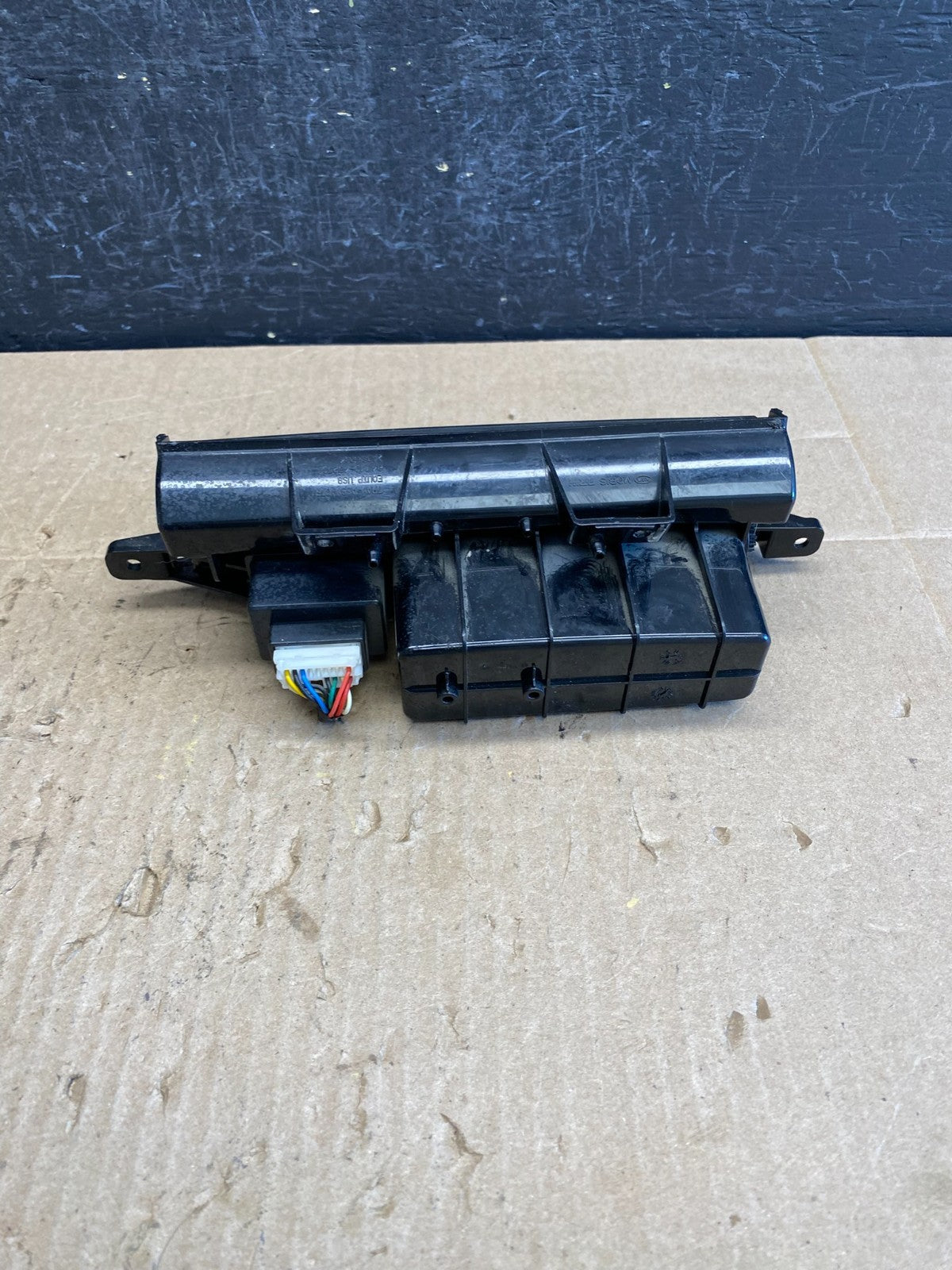 2006 - 2012 Kia Sedona Center Console Dash Storage Compartment Box AC6805 DG3