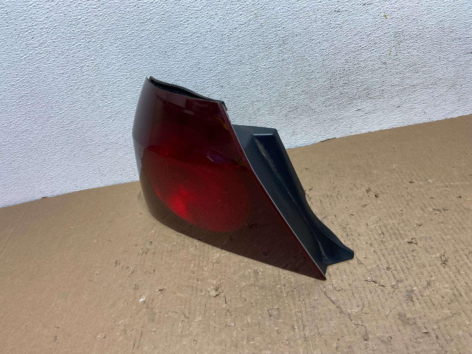 2000 - 2005 Chevrolet Impala Left Driver Lh Side Tail Light AD8785 LK1