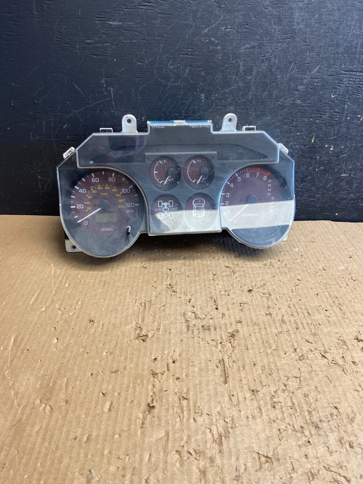 2001 to 2002 Mitsubishi Montero Speedometer Cluster Gauge MR402592 af1574 DG0