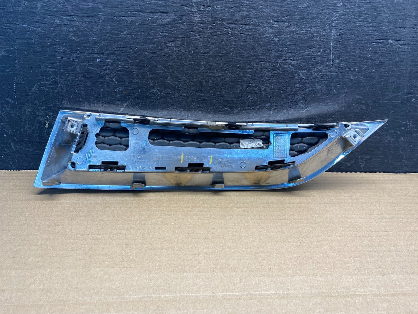 2013 to 2016 GMC Acadia Right Passenger Upper Bumper Grille Cover af7603 DG3