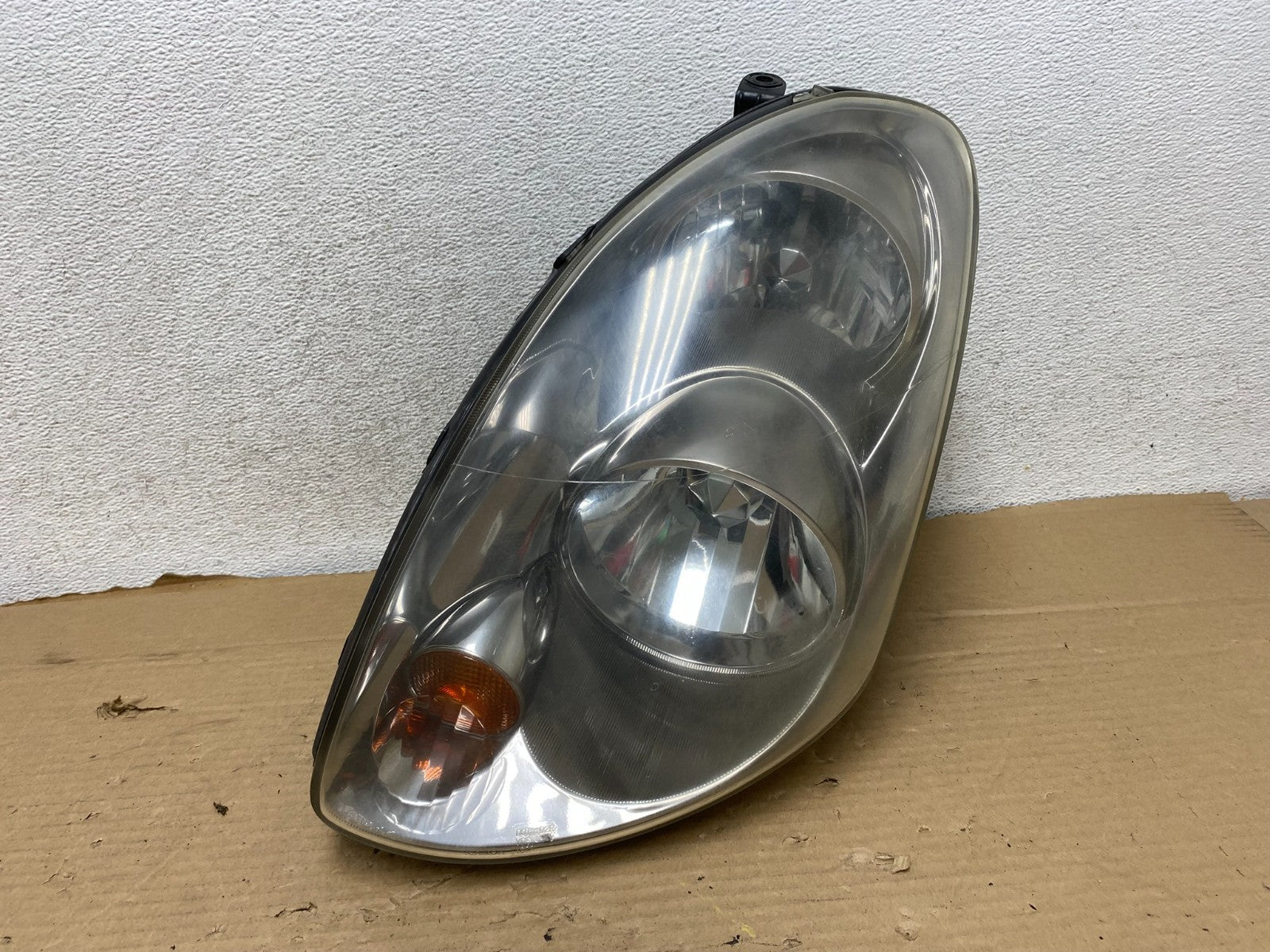 2003 to 2004 Infiniti G35 Left Driver Lh Side Xenon HID Headlight AG8208 DW0
