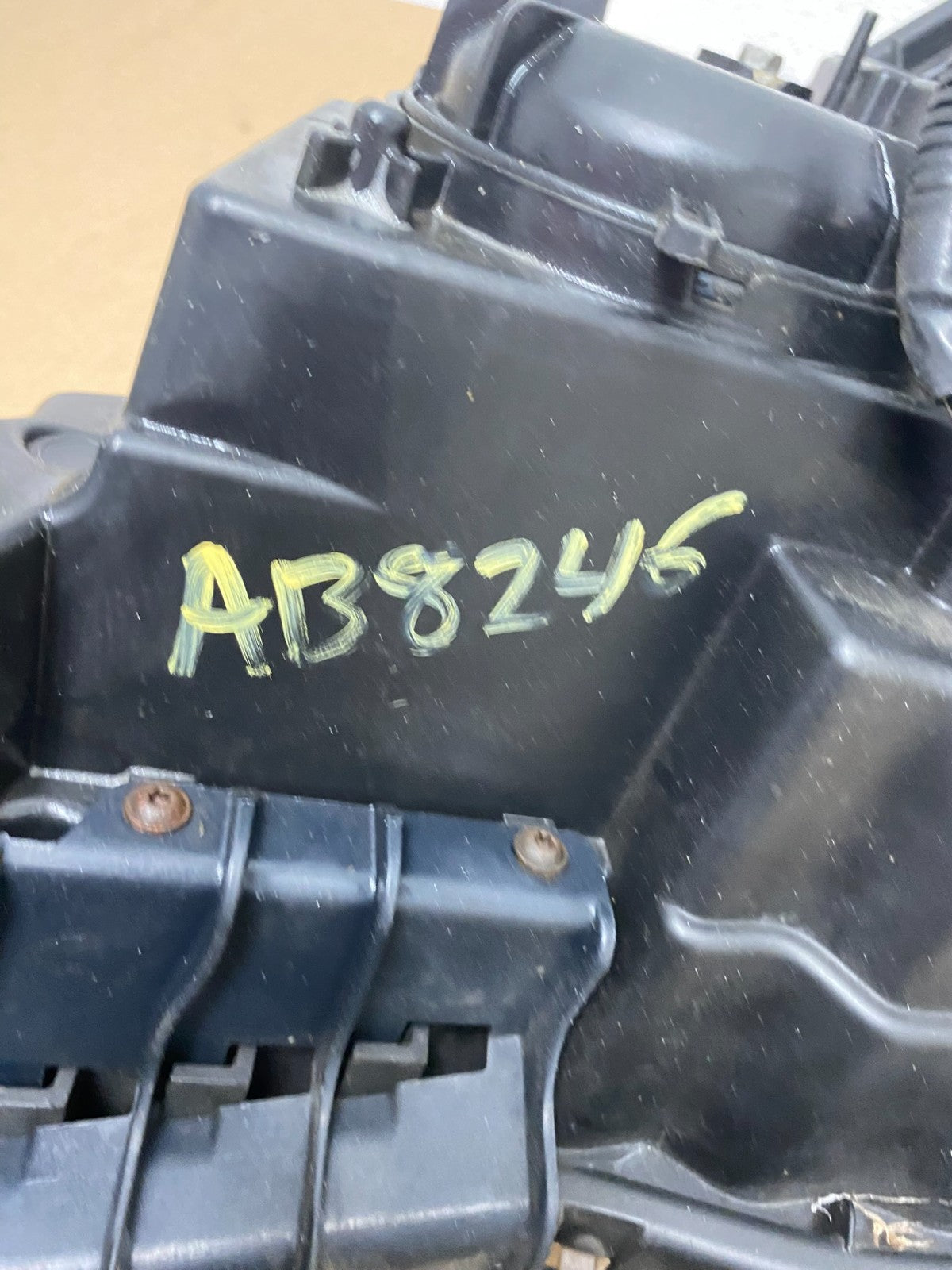 2010 - 2015 Chevrolet Equinox Halogen Headlight Right Passenger Side AB8246 DW8