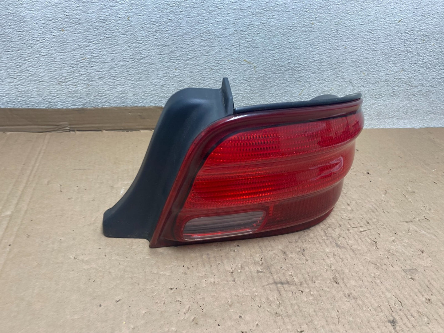 1995 to 2000 Dodge Stratus Right Passenger Rh Side Tail Light U8642 DW2