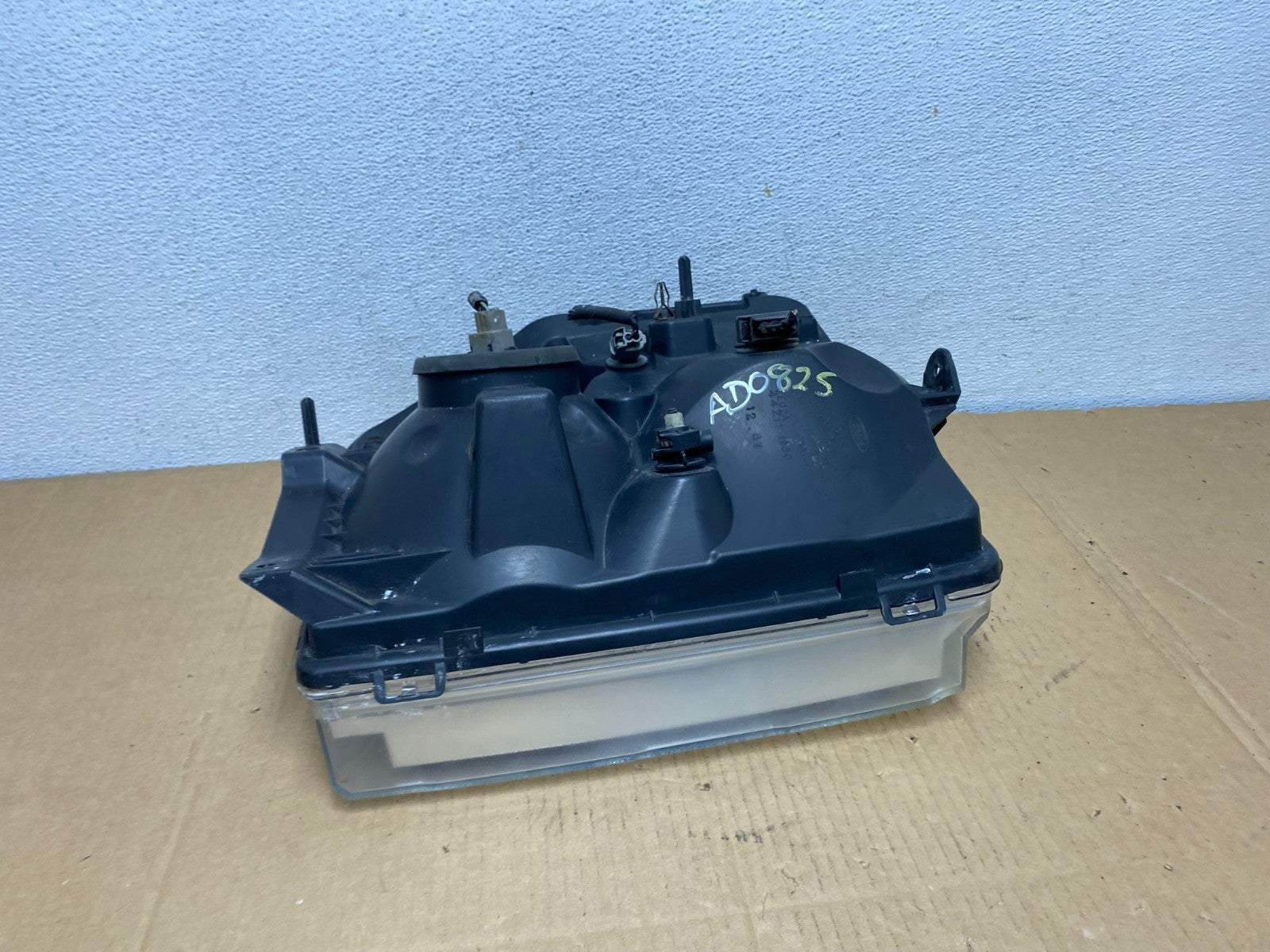 2008-2014 Ford Econoline E150 E250 E350 Left Driver LH Headlight AD0825 DW5