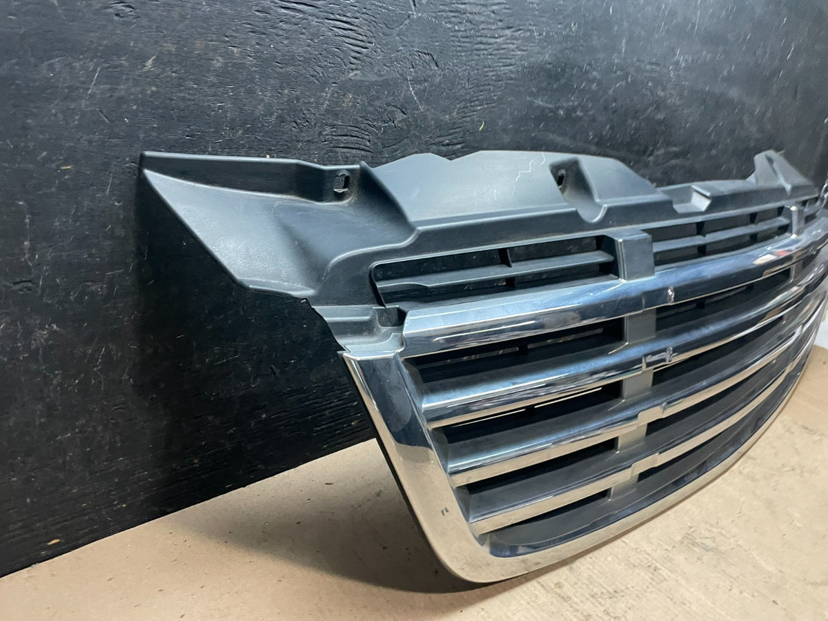 2009 to 2011 Freightliner Sprinter Front Upper Chrome Grill Grille T0452 DG2