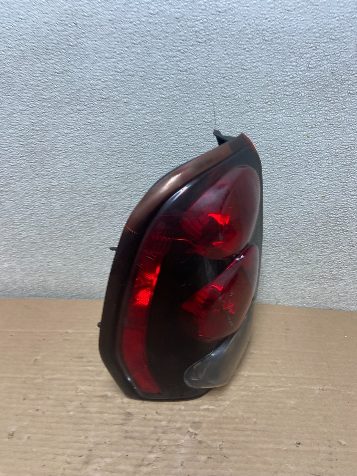 2002 to 2009 Chevrolet Trailblazer Left Driver LH Side Tail Light AA8784 LK2