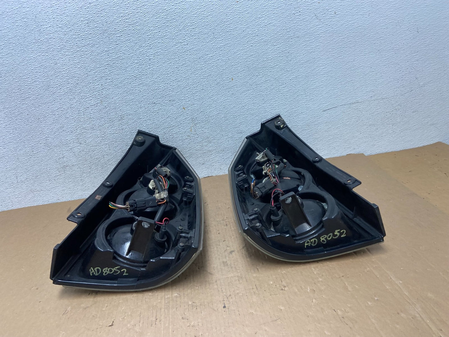 2005 to 2009 Hyundai Tucson Left+Right Side Black Tail Lights AD8052 DG9