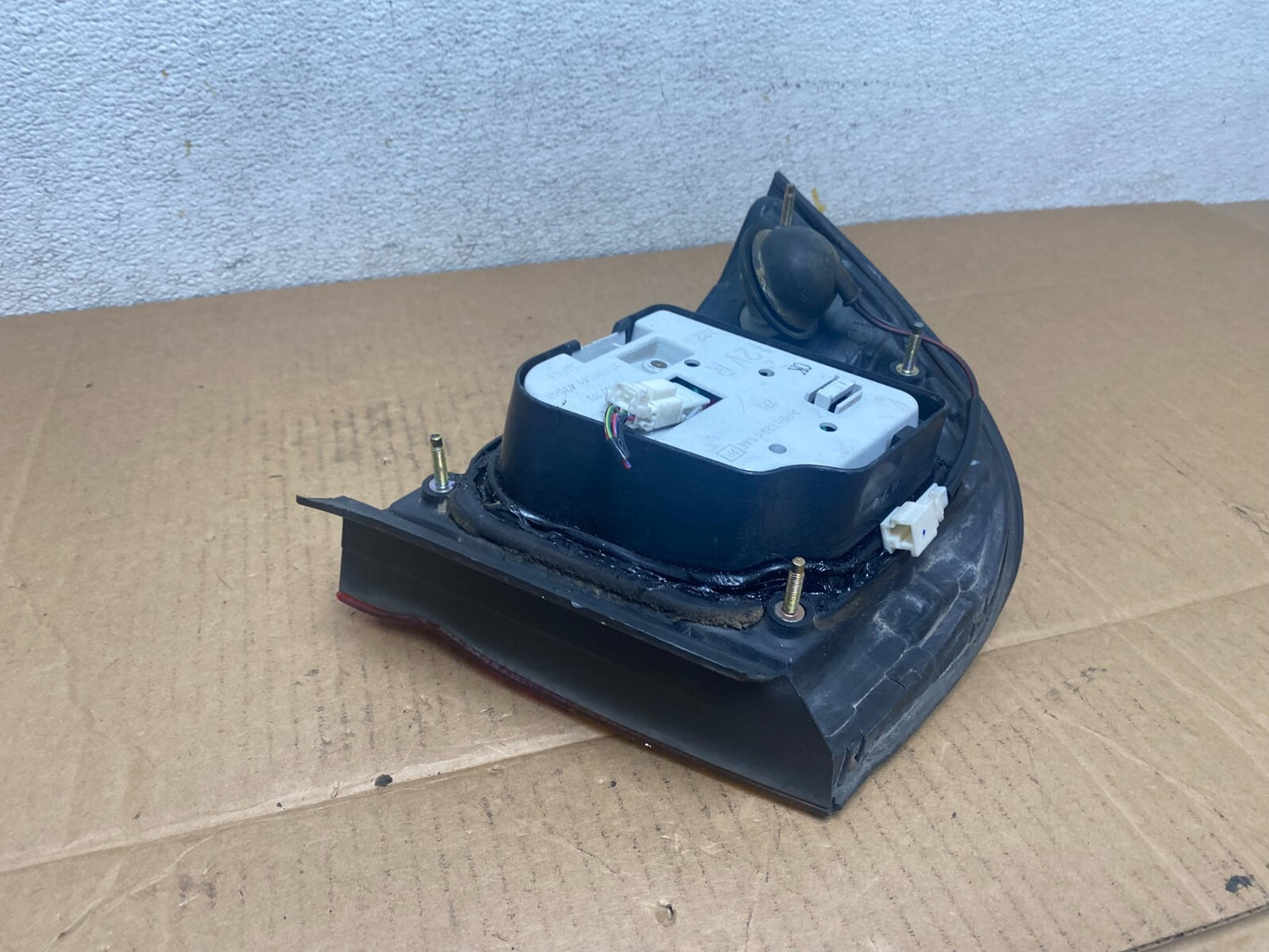 1995 1996 Nissan Maxima Right Passenger RH Side Tail Light M0753 DW5