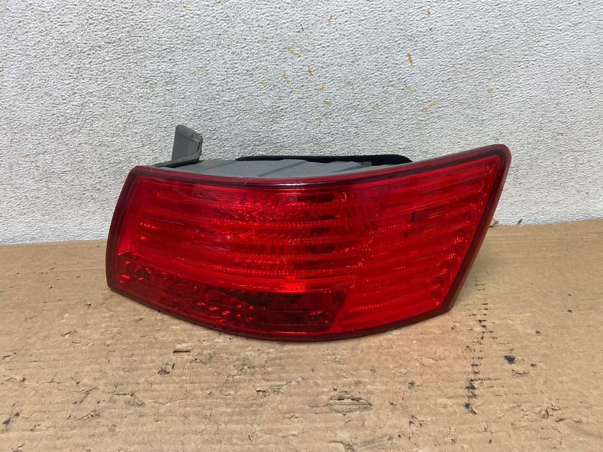 2009 to 2010 Hyundai Sonata Right Passenger Side Tail Light AH9238 LK0