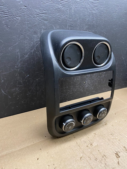 2011 to 2017 Jeep Compass Dash Climate Temperature Control Radio Bezel ac6544 DG2