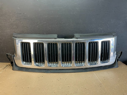 2011 to 2013 Jeep Grand Cherokee Front Upper Grill Grille AE3771 DG0