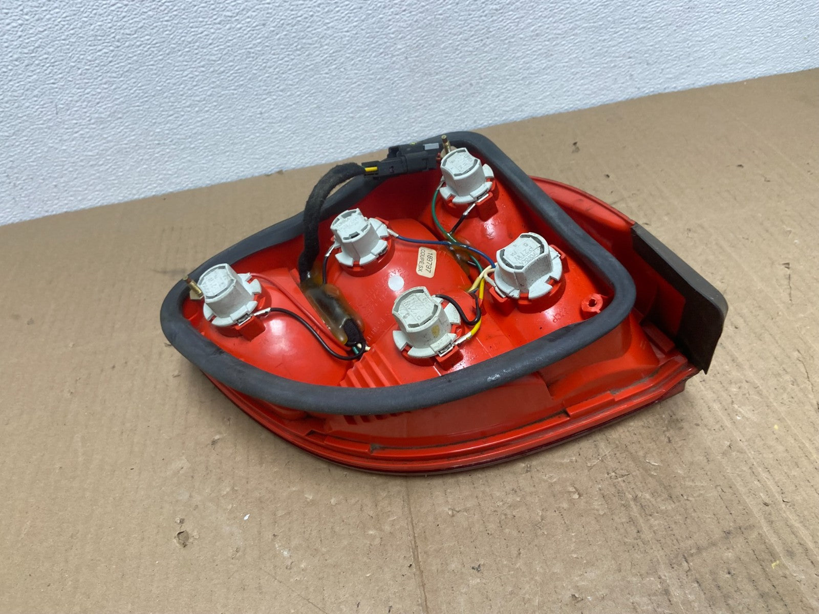 1998-2002 Maserati 3200 4200 GT Left Driver LH Tail Light ab8323 DG8