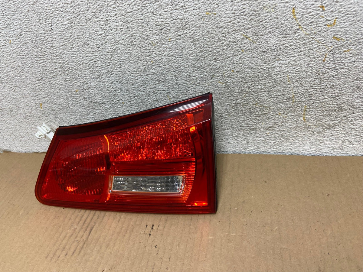 2006 - 2008 Lexus Is250 Is350 Right Passenger RH Inner Tail Light AH3027 LK2