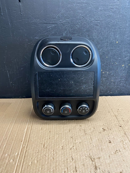 2011 to 2017 Jeep Compass Dash Climate Temperature Control Radio Bezel AF6455 DW0