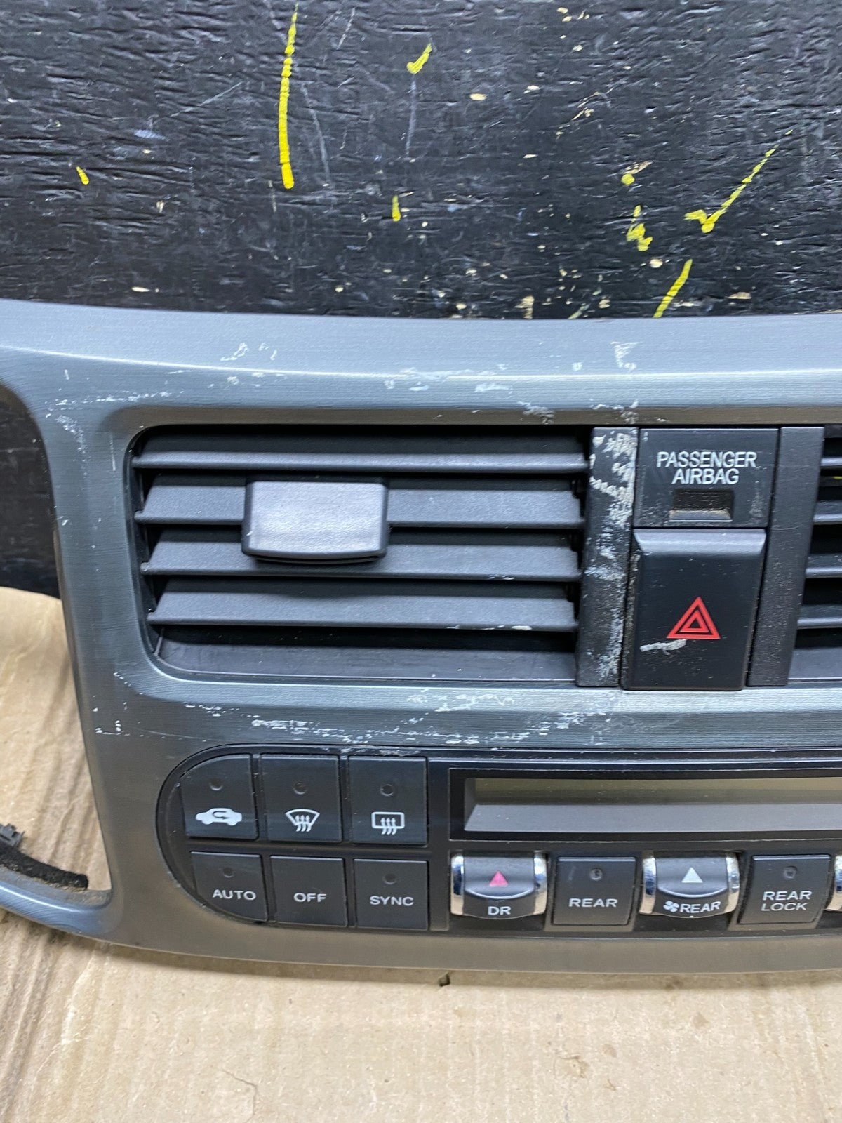 2005 to 2010 Honda Odyssey  Radio Climate Control Dash Trim Bezel X5826 DG1