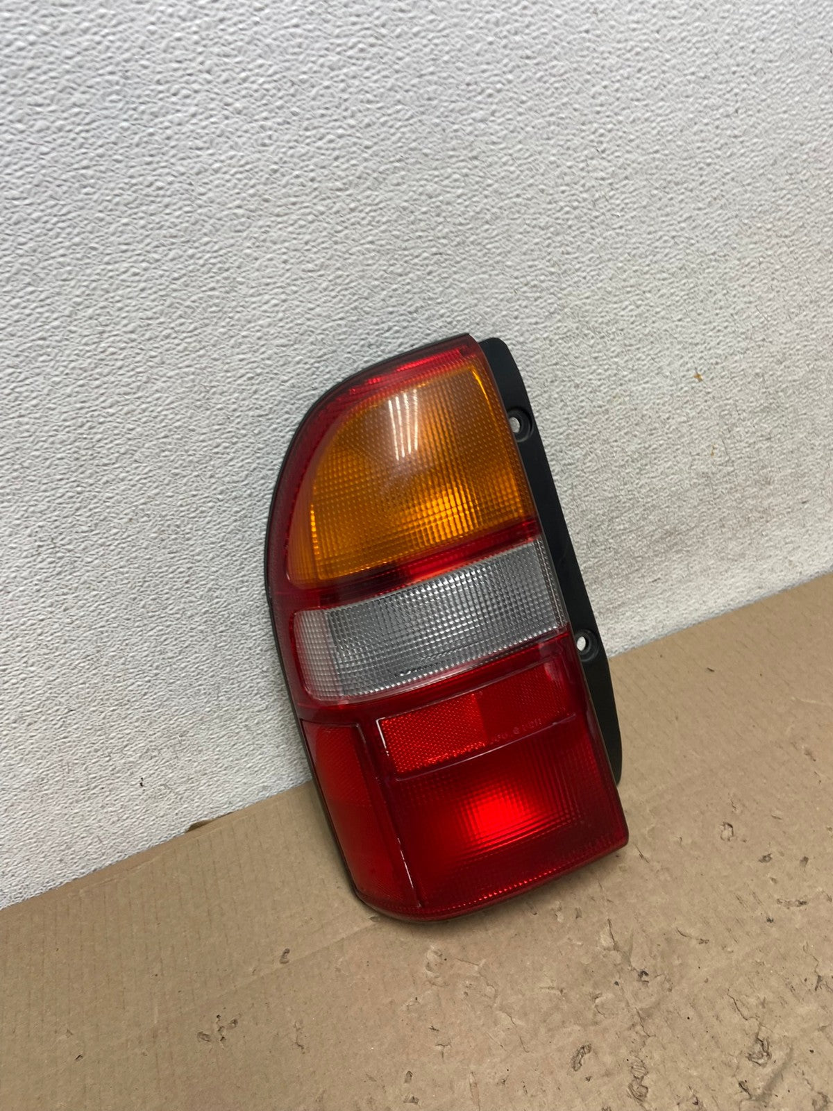 1999 to 2003 Suzuki XL-7 Vitara Left Driver LH Side Tail Light AG9051 LK2