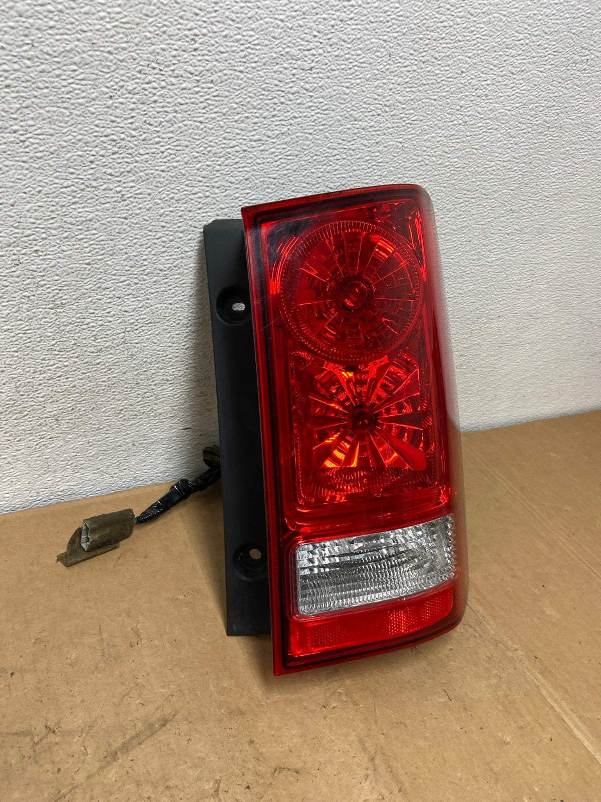 2009 to 2015 Honda Pilot Right Passenger Rh Side Tail light AC8630 LK2