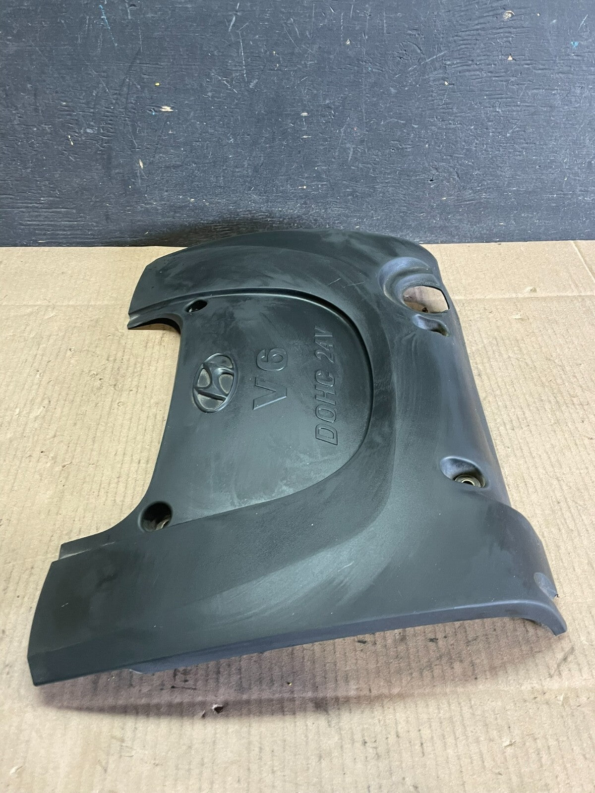2002 to 2005 Hyundai Sonata 2.4L Engine Trim Cover J6920 PS2