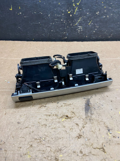 2010 to 2013 BMW X5 X6 Center Console Dash Air Vent OEM W9828 DG5