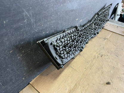 2012 to 2015 KIia Rio Sedan Front Upper Grill Grille Oem  R0030 DG7