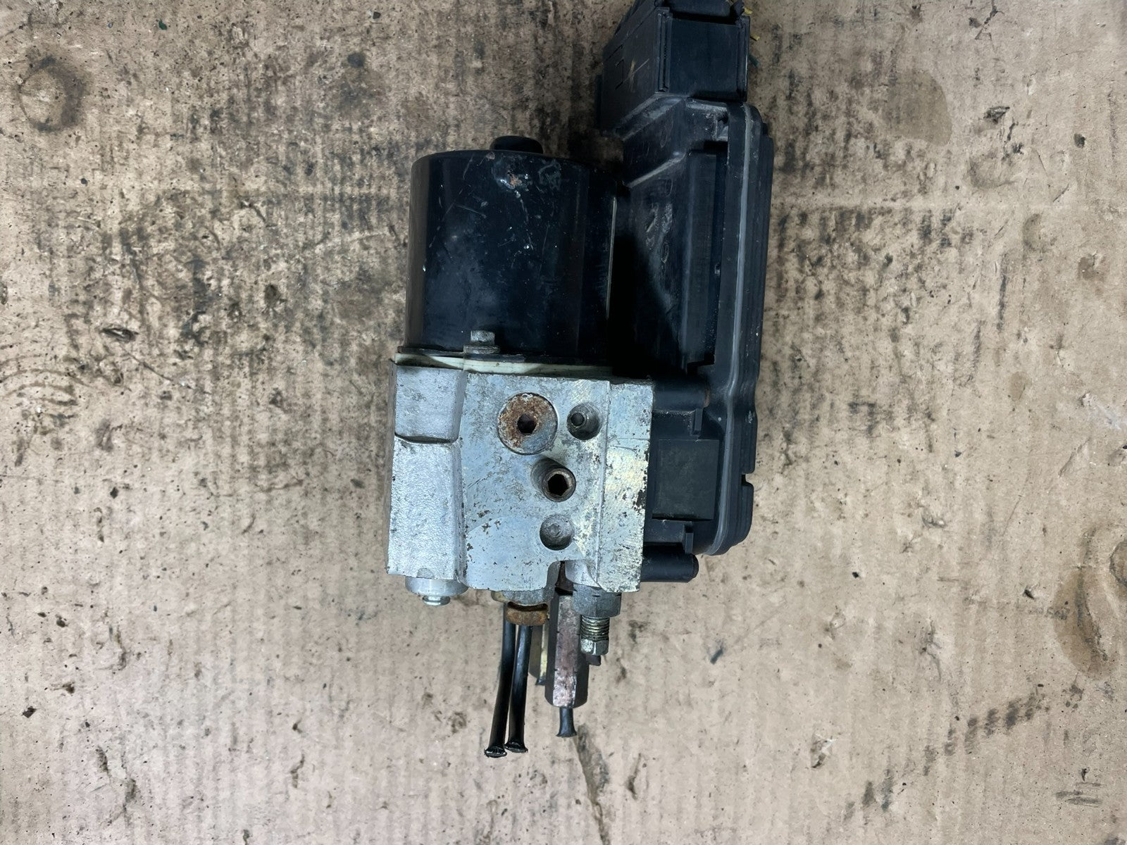 2007 Ford E-150 E-250 E-350 ABS Anti-Lock Brake Pump Module P28044