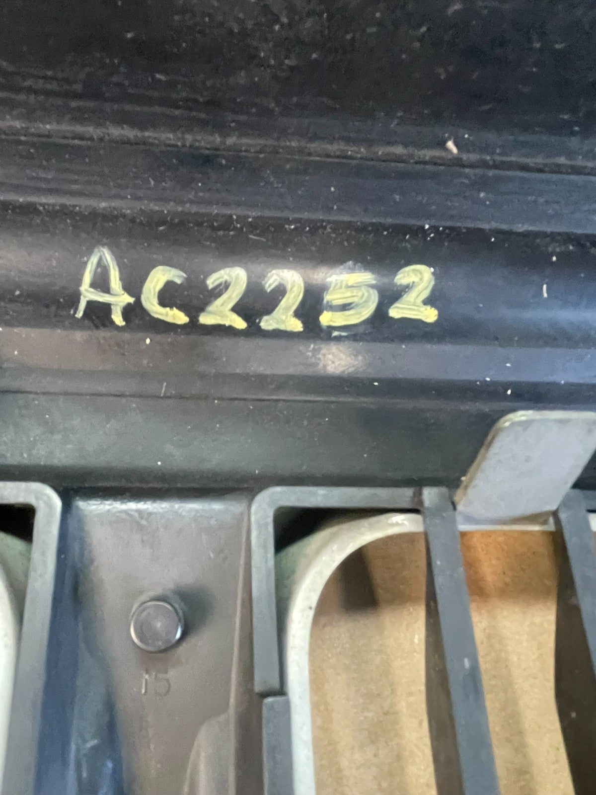 2006 to 2010 Jeep Commander Front Upper Grill Grille OEM AC2252 DG7