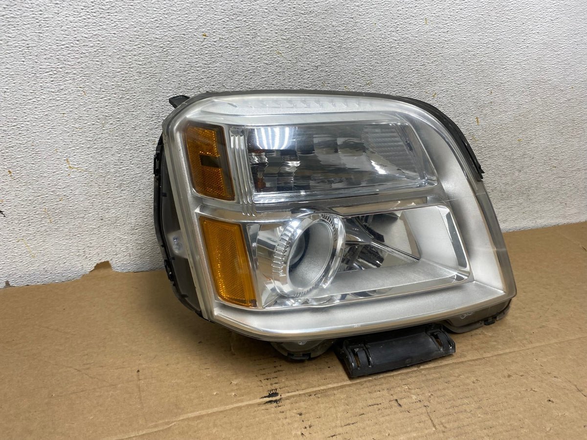2010 to 2015 GMC Terrain Halogen Passenger Right Rh Side Headlight AH8019 LK1