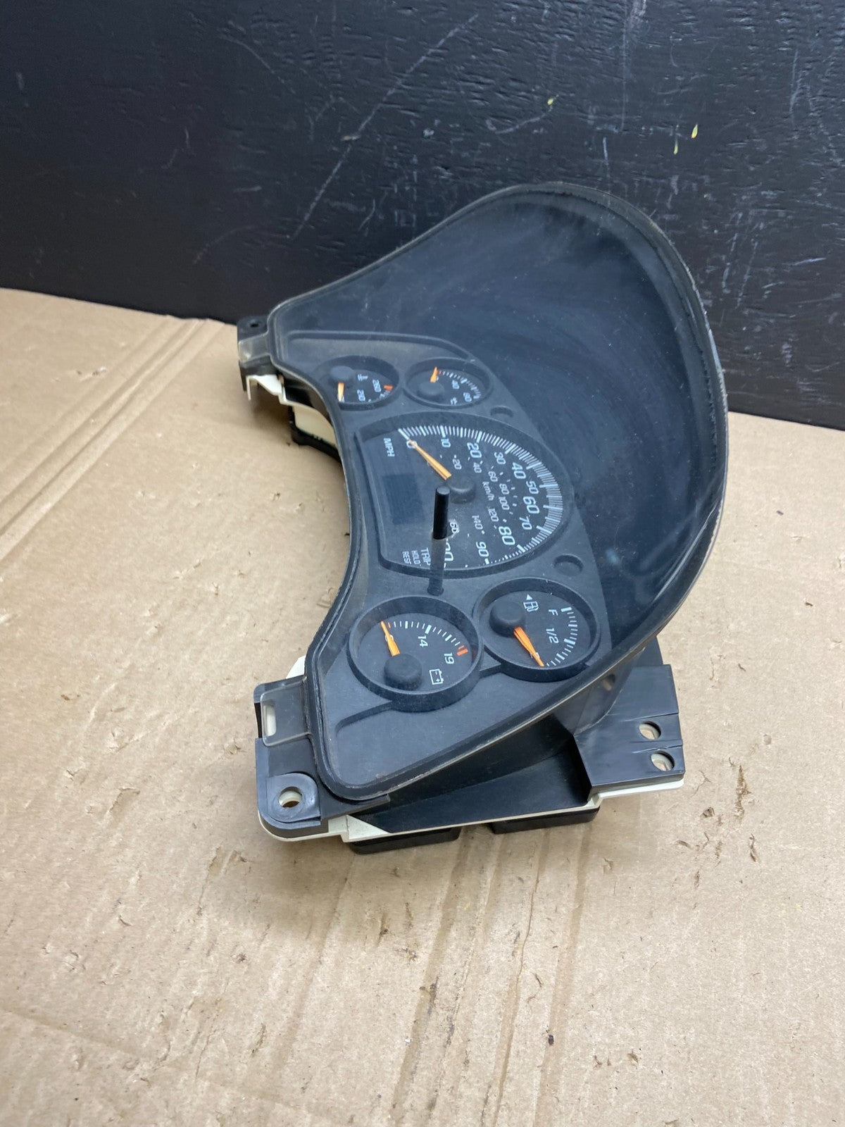 2004 to 2007 Chevrolet Express Speedometer Cluster Gauge OEM  AB8906  DG2