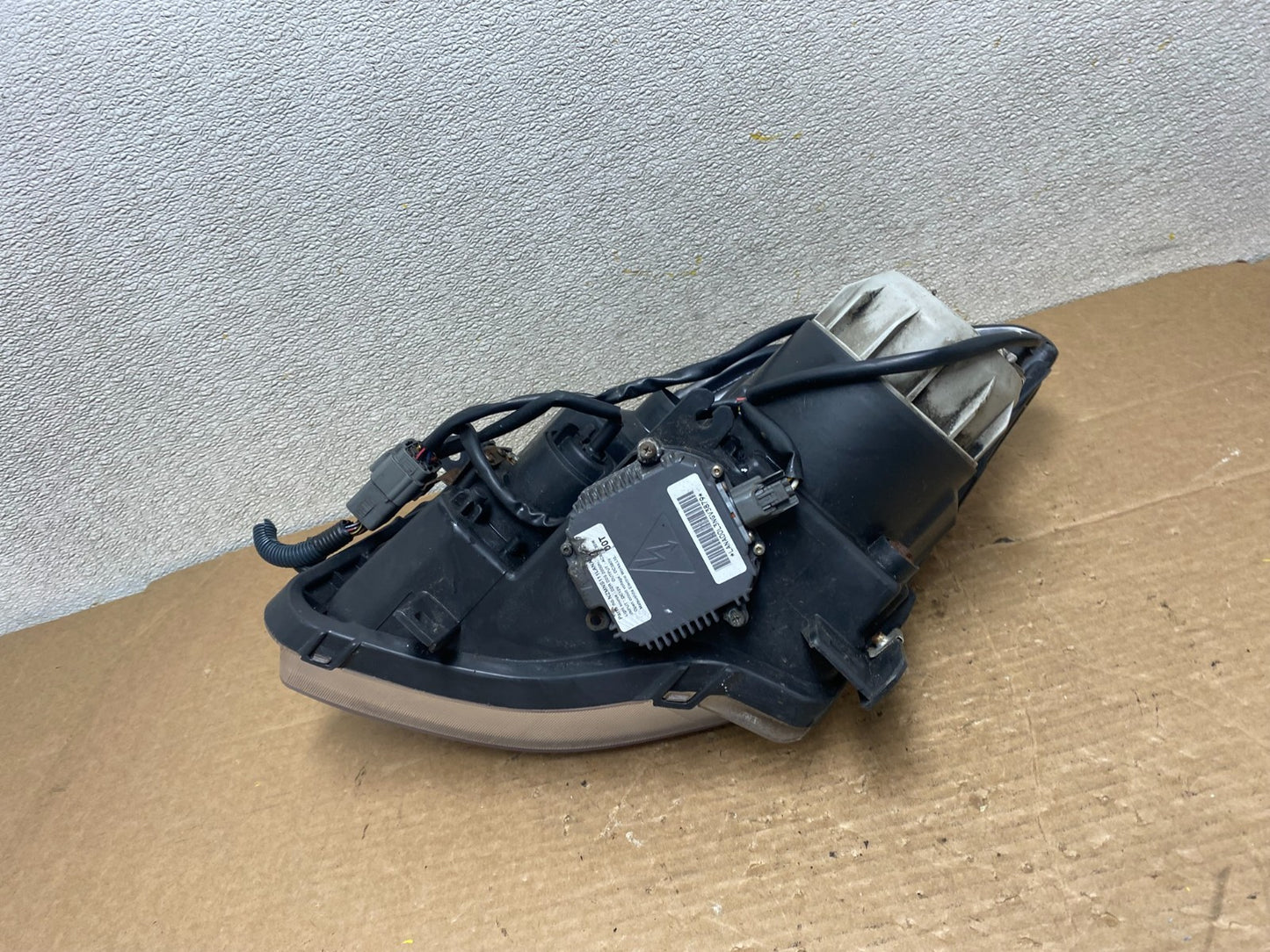 2004 2005 2006 Nissan Maxima Right Passenger Side Headlight Xenon HID Z2807 DW7