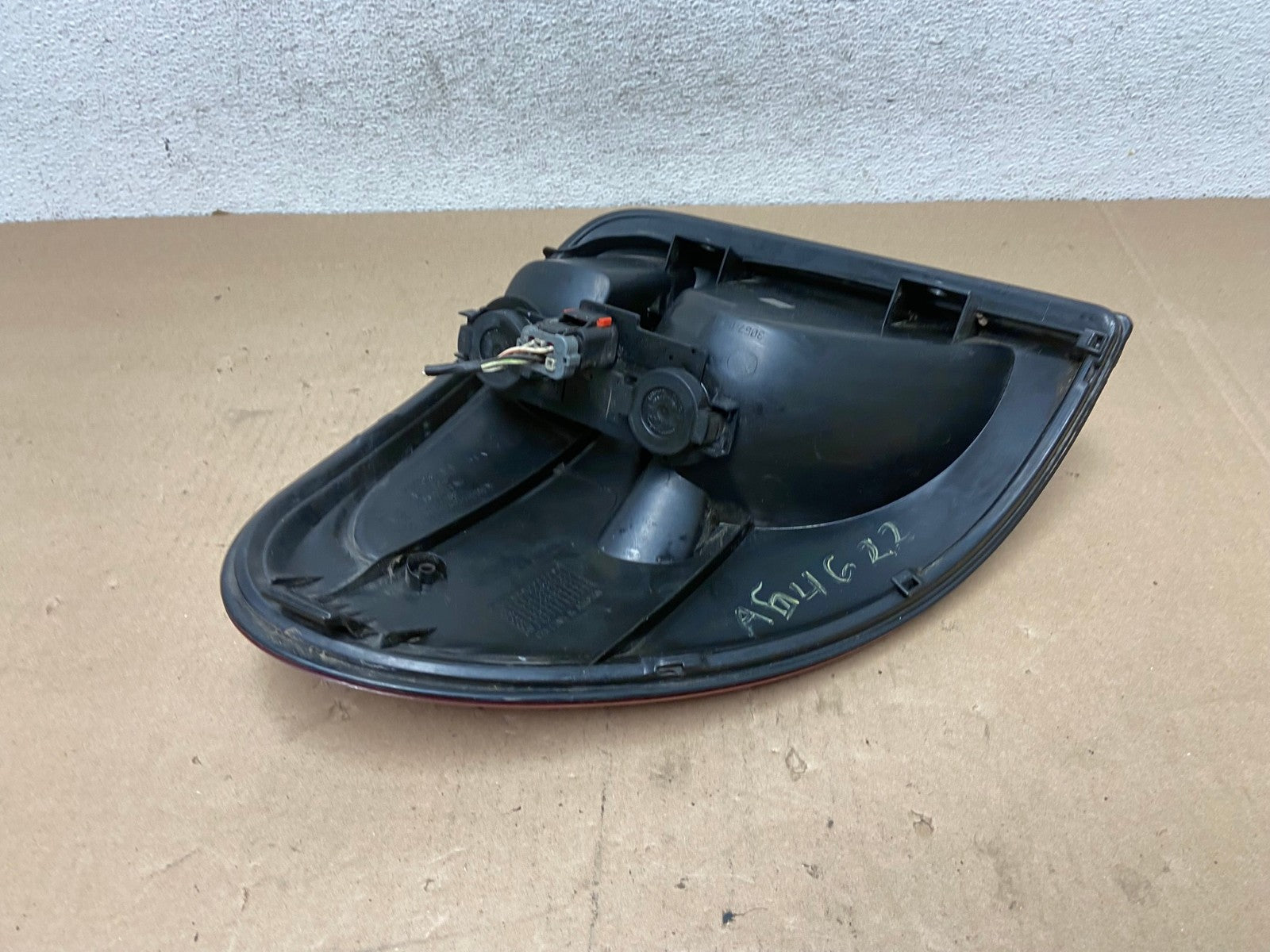 2004 - 2007 Dodge Grand Caravan Right Passenger Side Tail Light AG4622 LK5