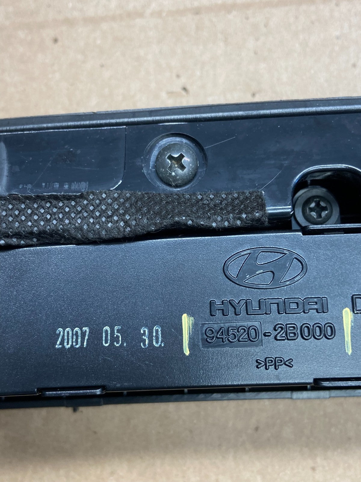 2007 to 2009 Hyundai Santa Fe Center Dashboard Radio Bezel Trim AF6124 DG5