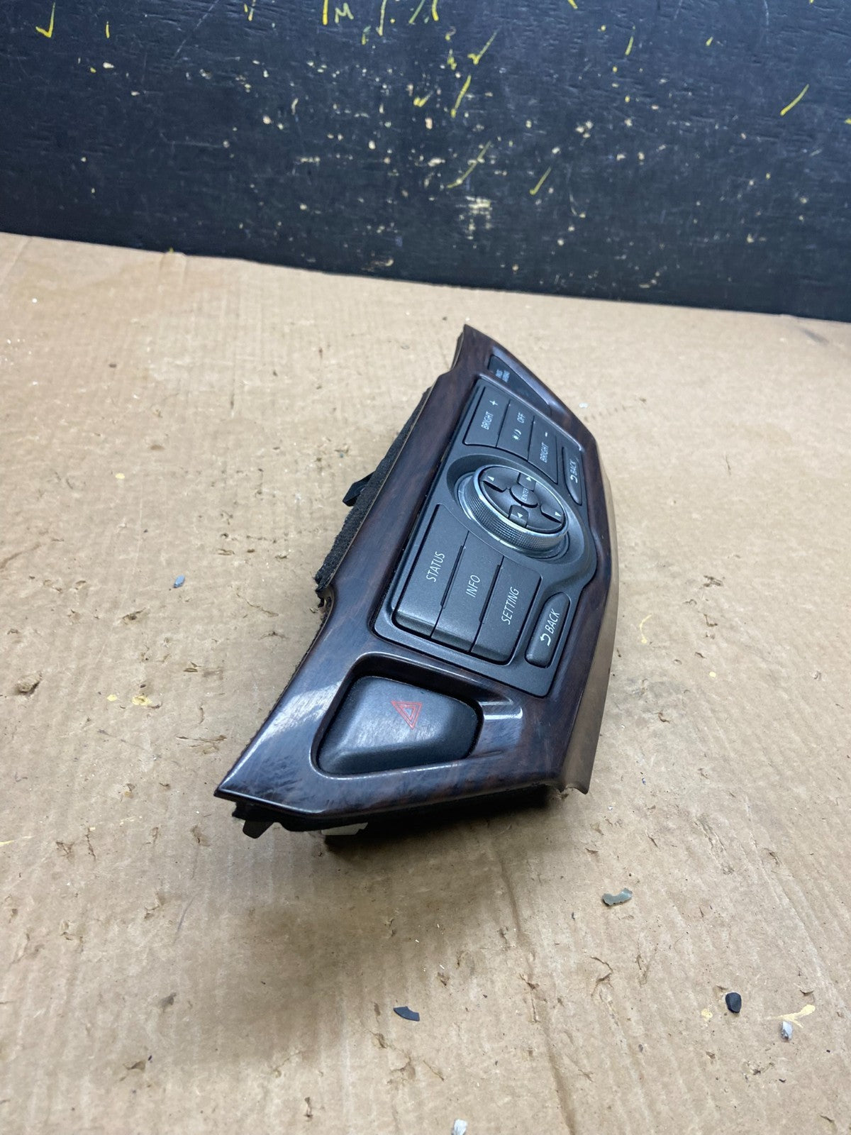 2013 to 2015 Nissan Pathfinder Information Display Control Z4257 DG1