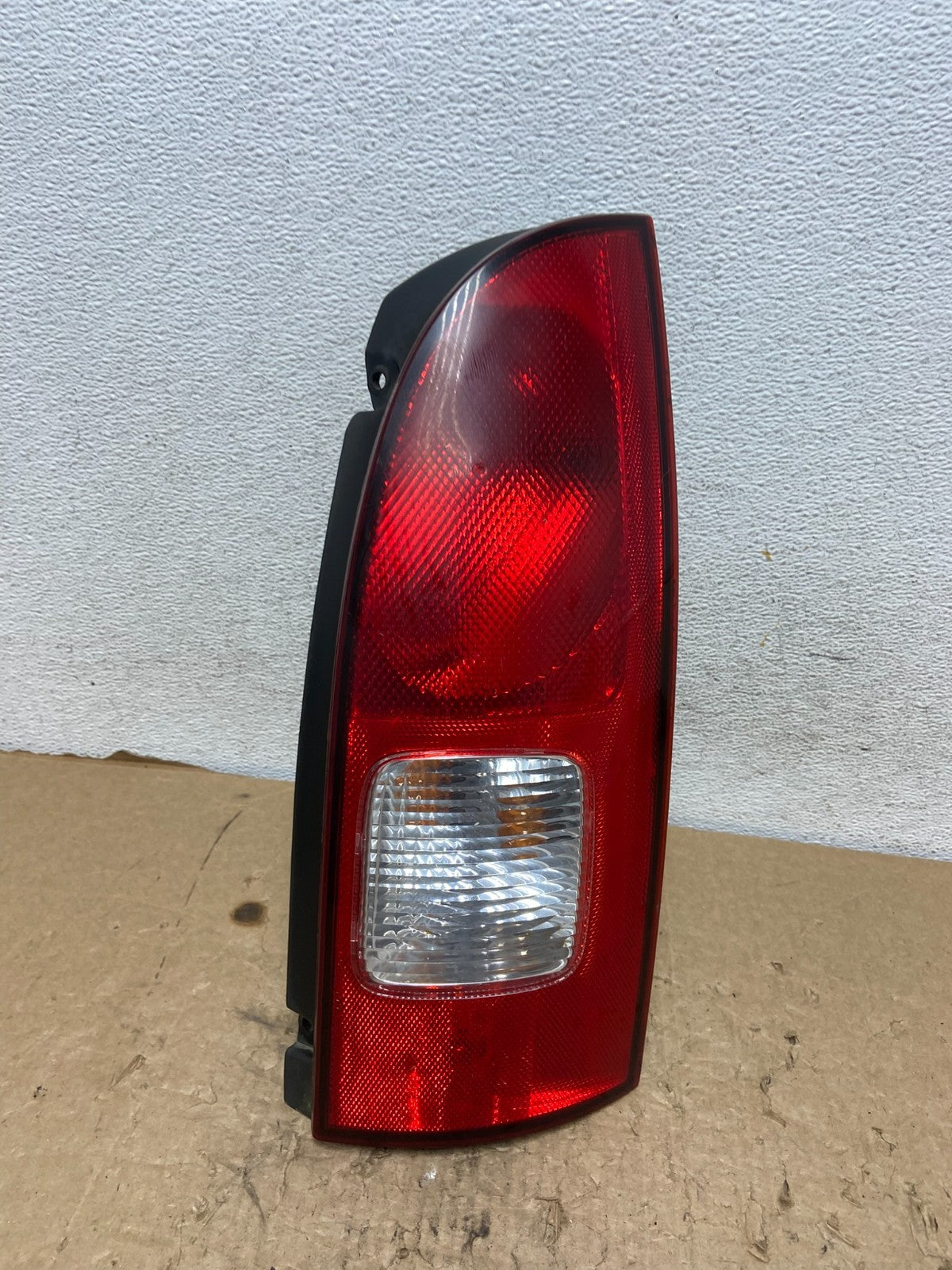 2001 to 2002 Nissan Quest Right Passenger Rh Side Tail Light AF9483 DW0