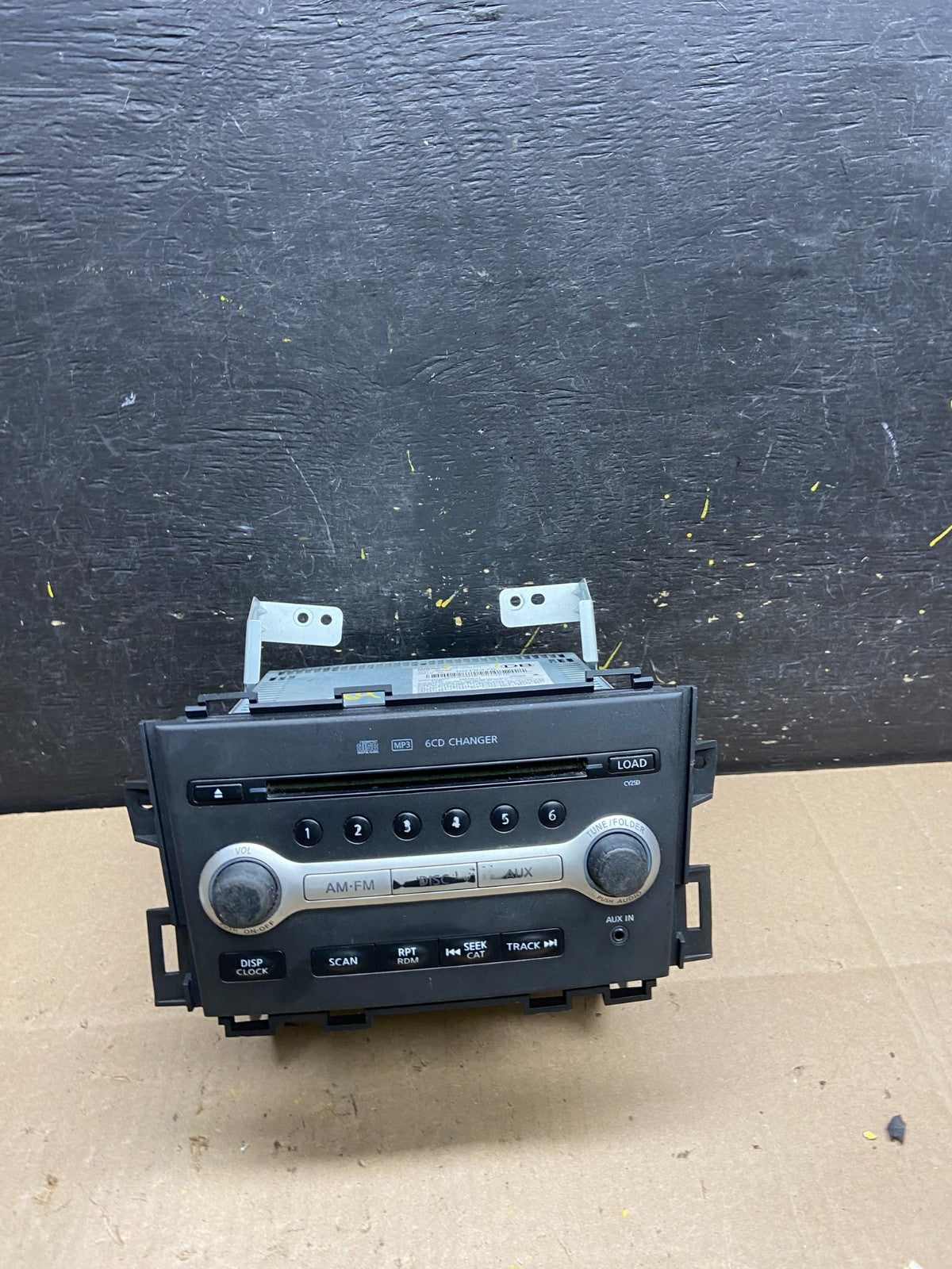 2009-2010 Nissan Murano AM FM Radio 6 CD Control Panel u4664 DG0