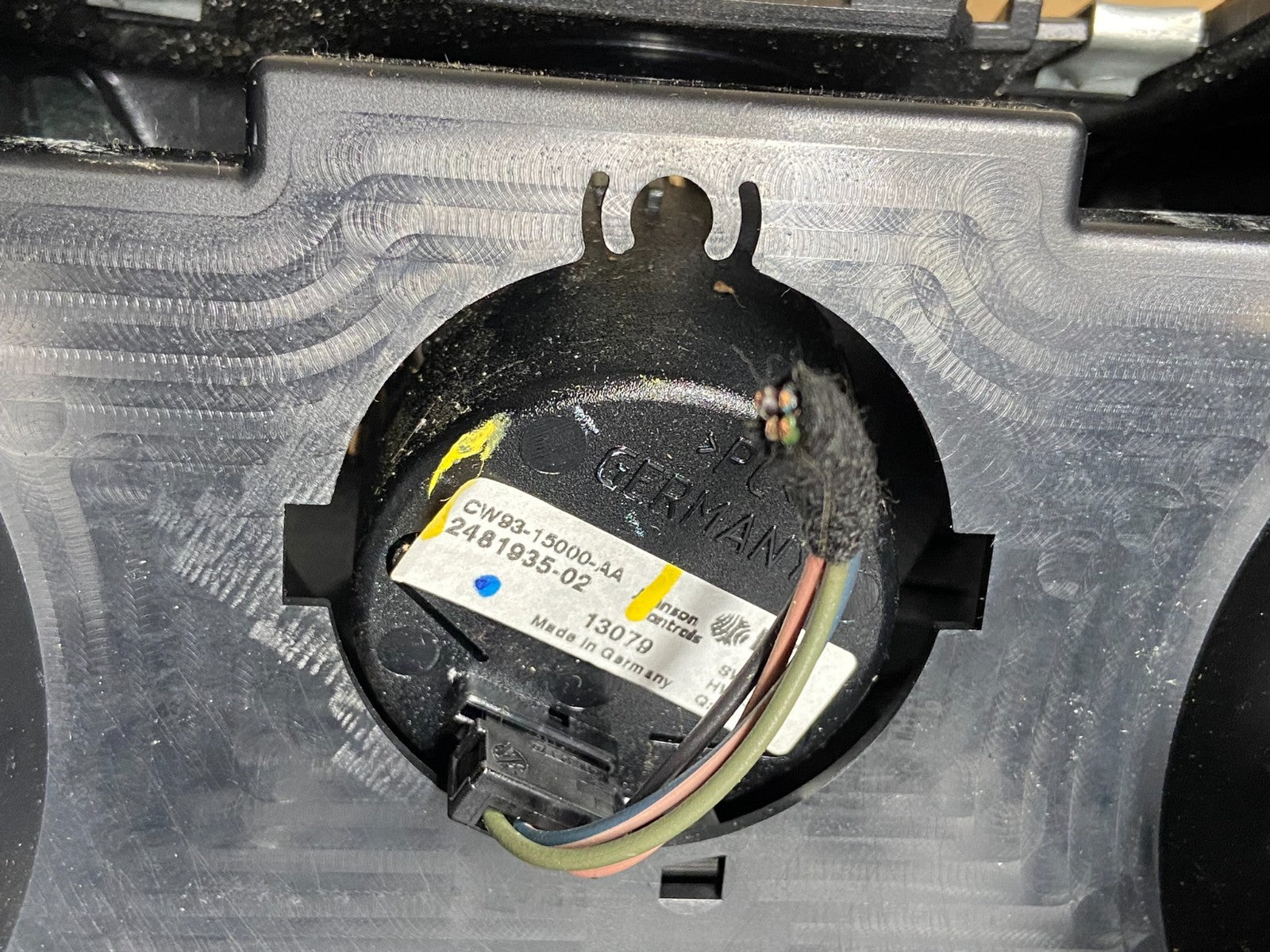2010 to 2013 Jaguar XJ Dash Center Air Vent OEM W2063 PS7