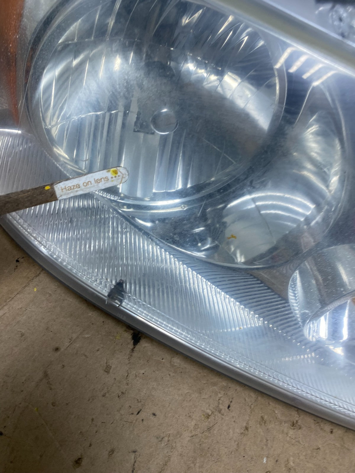 2004 to 2008 Ford F-150 F150 Left+Right Halogen Headlights W9091 DW10