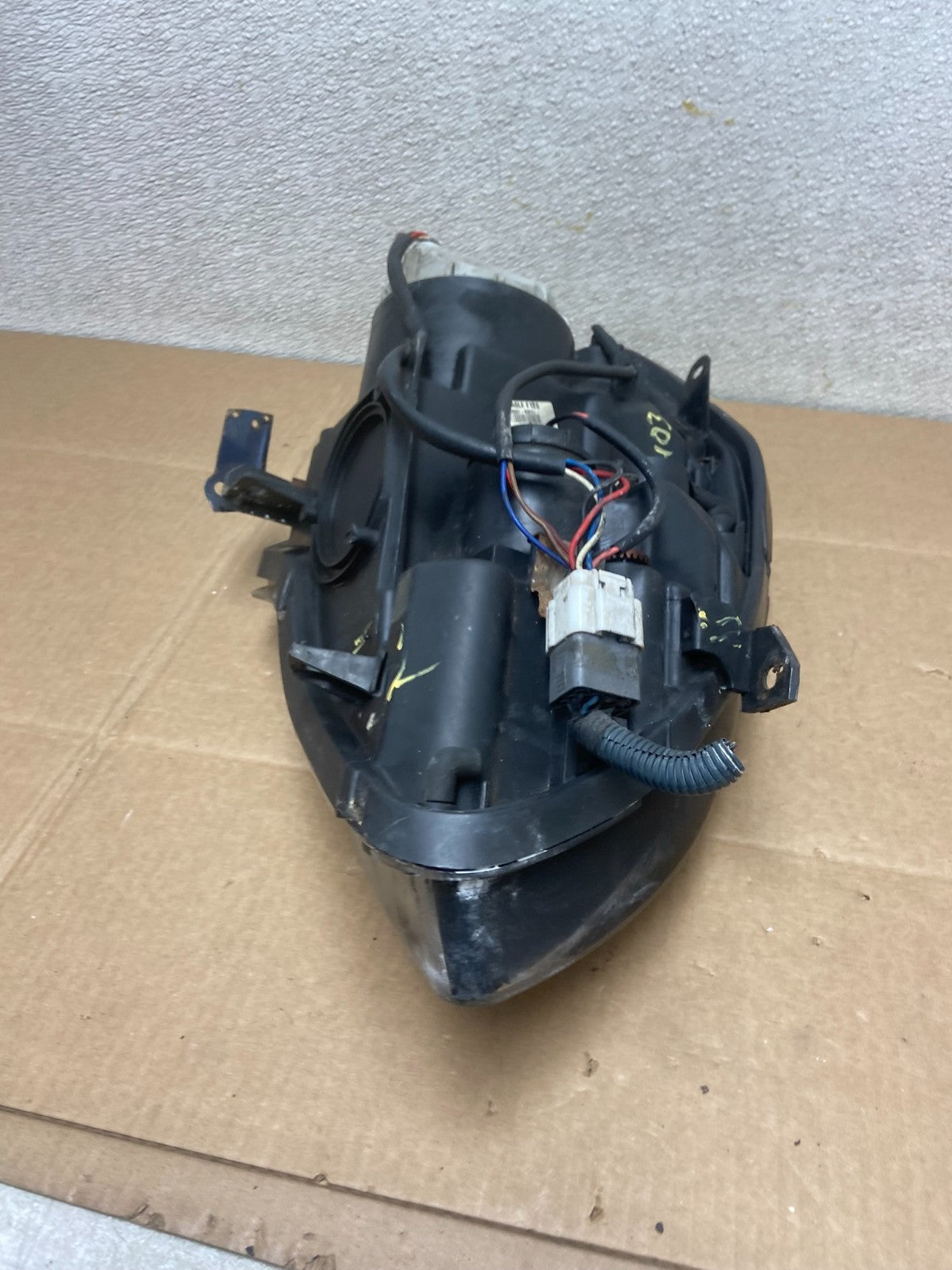 2004 to 2006 Nissan Maxima Left Driver Side Headlight Halogen Oem Y8403 DW10