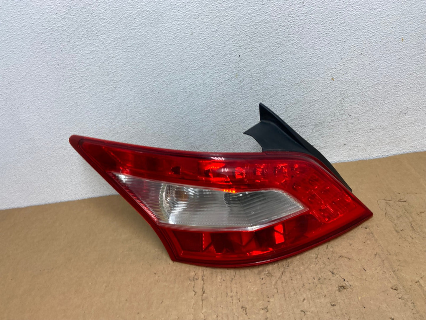 2009 2010 2011 Nissan Maxima Left Driver Lh Side Tail light AD1414 LK0