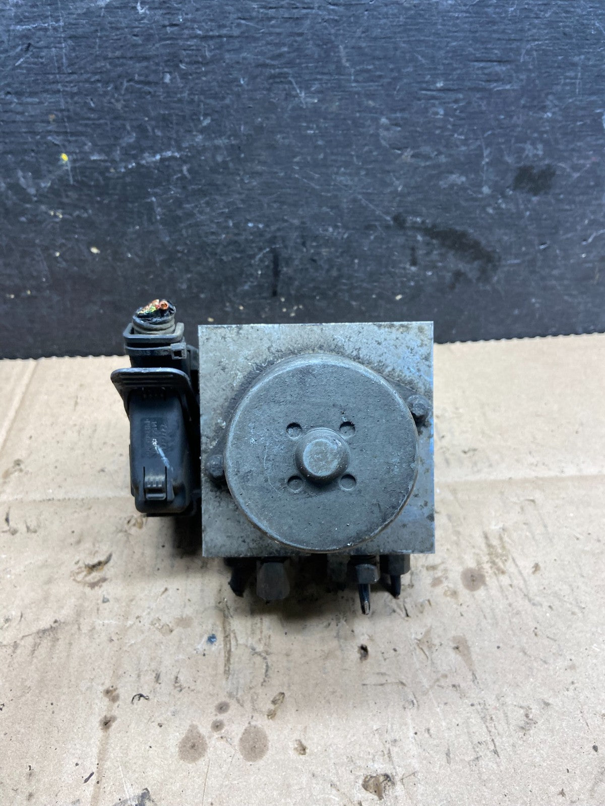 2011 - 2014 Ford E250 E350 Van  ABS Anti Lock Brake Pump Module Oem Q6113 DG5