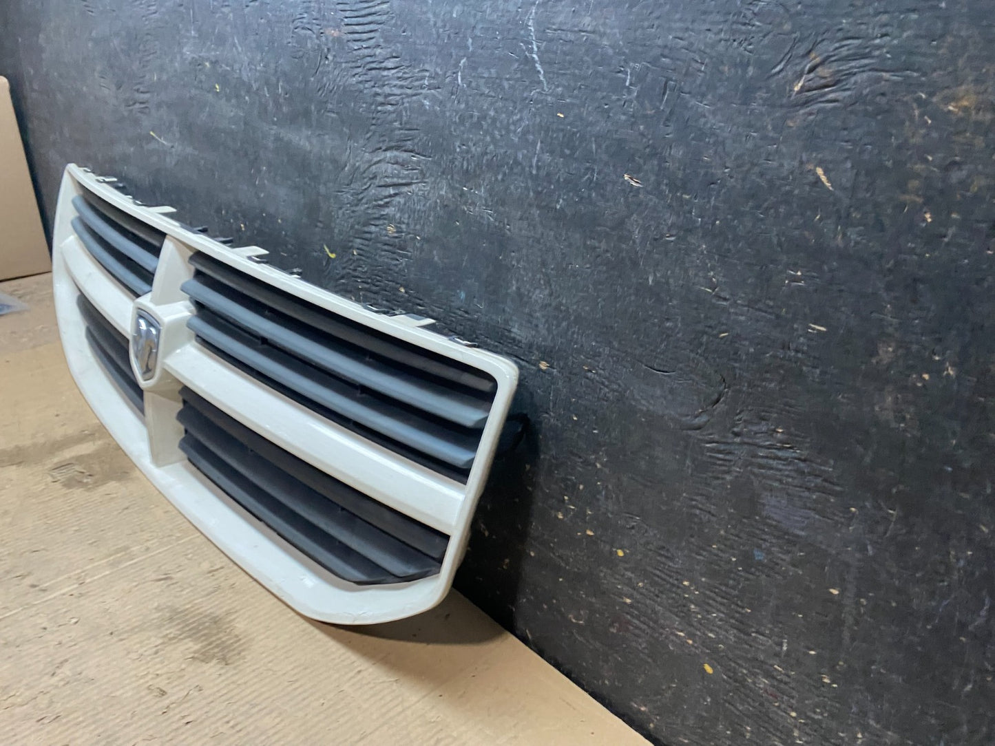 2007 2008 2009 2010 Dodge Caliber Upper Front Grill Grille Oem X3467 DG1